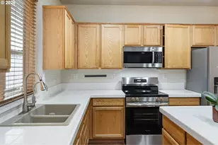 12596 SE Maplewood Ct, Milwaukie, OR 97222 - Photo 9