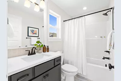 7466 N Polk Ave, Portland, OR 97203 - Photo 11