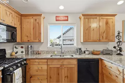 1824 SE 26th Pl, Albany, OR 97322 - Photo 3