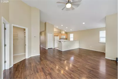 39302 Stratford Pl, Sandy, OR 97055 - Photo 15