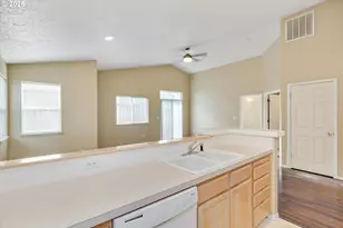 39302 Stratford Pl, Sandy, OR 97055 - Photo 13