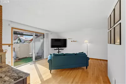 2114 SE 148th Pl, Portland, OR 97233 - Photo 5