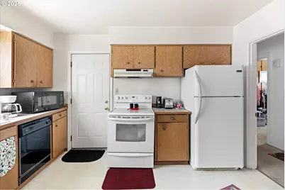 1202 21st Ave, Longview, WA 98632 - Photo 9