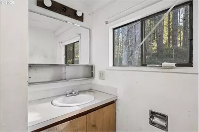 89435 Fields Rd, Elmira, OR 97437 - Photo 23