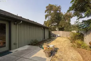 3716 E St, Springfield, OR 97478 - Photo 17