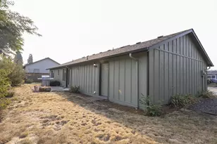 3716 E St, Springfield, OR 97478 - Photo 15