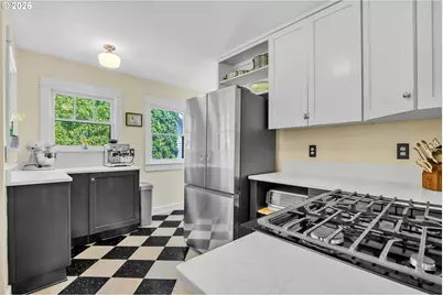 39 Ash St, Eugene, OR 97402 - Photo 17