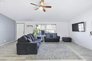 13517 SE Pardee Dr, Portland, OR 97236 - Photo 9