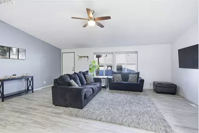 13517 SE Pardee Dr, Portland, OR 97236 - Photo 11