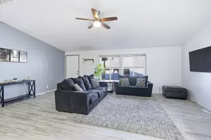 13517 SE Pardee Dr, Portland, OR 97236 - Photo 11