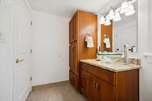 8327 SE Clatsop St, Portland, OR 97266 - Photo 17