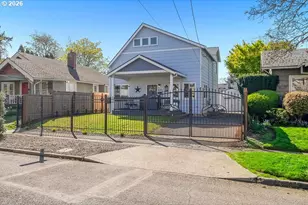 6411 SE 94th Ave, Portland, OR 97266 - Photo 3