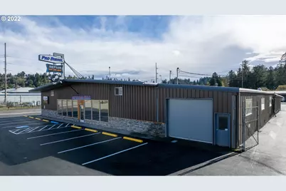 225 W Lockhart Ave, Coos Bay, OR 97420 - Photo 5