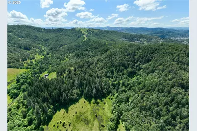 1755 NE Newton Creek Dr, Roseburg, OR 97470 - Photo 13