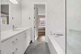 2254 Knaus Rd, Lake Oswego, OR 97034 - Photo 25