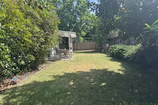 730 Arcadia Dr, Eugene, OR 97401 - Photo 13