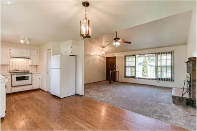 730 Arcadia Dr, Eugene, OR 97401 - Photo 3