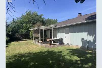 730 Arcadia Dr, Eugene, OR 97401 - Photo 9