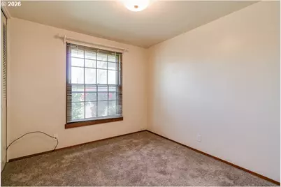 730 Arcadia Dr, Eugene, OR 97401 - Photo 5