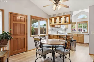 399 N 72nd Pl, Springfield, OR 97478 - Photo 5