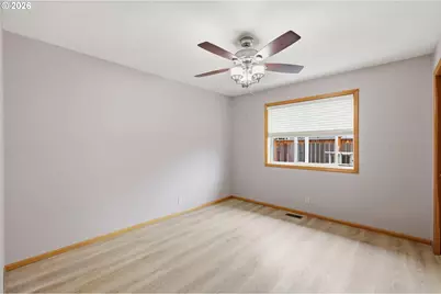 399 N 72nd Pl, Springfield, OR 97478 - Photo 13