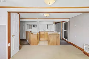 2901 NE Marine Dr, Portland, OR 97211 - Photo 9