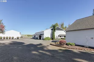 33455 Howe Ln, Creswell, OR 97426 - Photo 11
