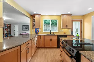 13520 SW Devonshire Dr, Beaverton, OR 97005 - Photo 11