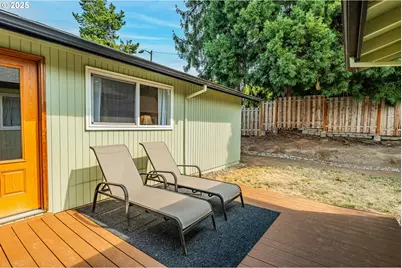 13520 SW Devonshire Dr, Beaverton, OR 97005 - Photo 31