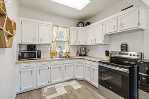 704 Columbia St, Kelso, WA 98626 - Photo 9