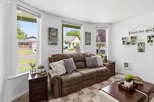 704 Columbia St, Kelso, WA 98626 - Photo 3
