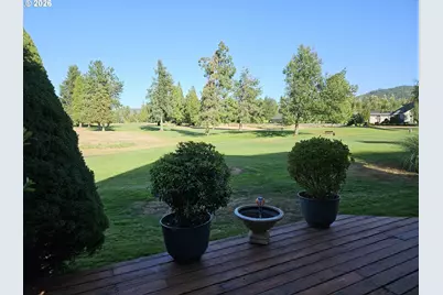 70 Magnolia Dr, Creswell, OR 97426 - Photo 9