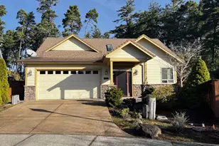 1627 38th Loop, Florence, OR 97439 - Photo 1