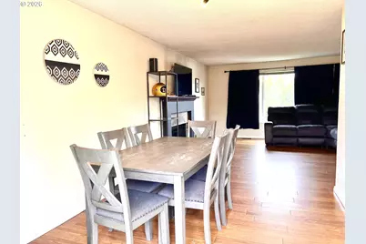 2632 NE 7th Ct, Gresham, OR 97030 - Photo 7