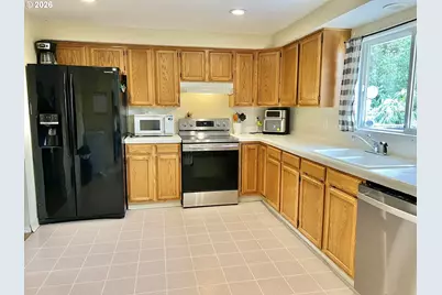 2632 NE 7th Ct, Gresham, OR 97030 - Photo 9