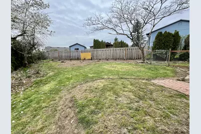 2632 NE 7th Ct, Gresham, OR 97030 - Photo 23