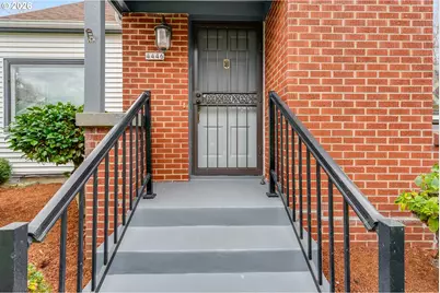 4446 NE Irving St, Portland, OR 97213 - Photo 3