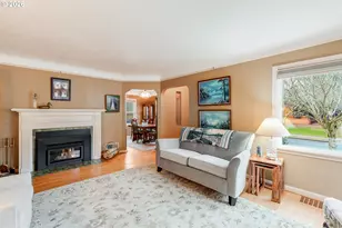 4446 NE Irving St, Portland, OR 97213 - Photo 5