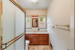 4446 NE Irving St, Portland, OR 97213 - Photo 17