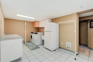 4446 NE Irving St, Portland, OR 97213 - Photo 27