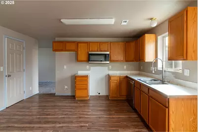 2464 Blue Jay St, Umatilla, OR 97882 - Photo 33