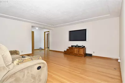 571 NW Wade St, Estacada, OR 97023 - Photo 39