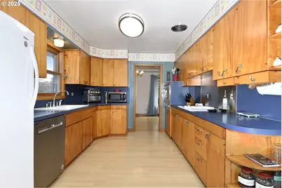 571 NW Wade St, Estacada, OR 97023 - Photo 25