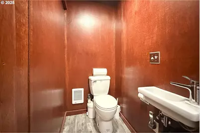 571 NW Wade St, Estacada, OR 97023 - Photo 11