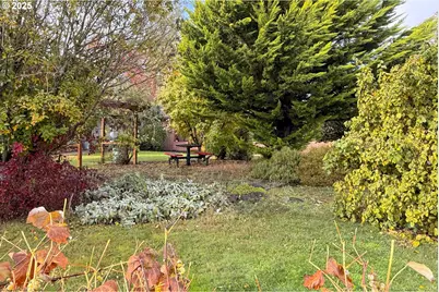 571 NW Wade St, Estacada, OR 97023 - Photo 19