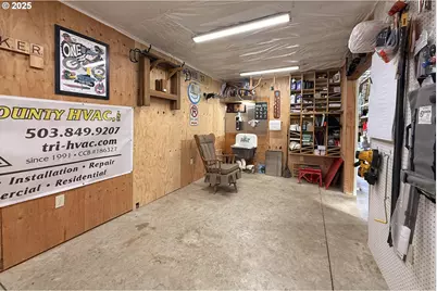 571 NW Wade St, Estacada, OR 97023 - Photo 9