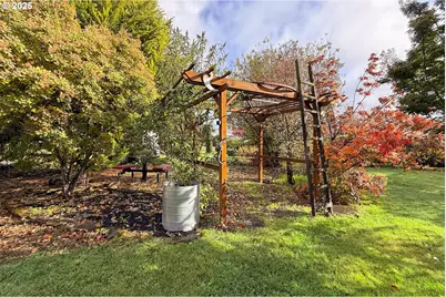 571 NW Wade St, Estacada, OR 97023 - Photo 17