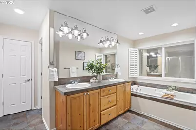 14992 SW Lookout Dr, Portland, OR 97224 - Photo 39