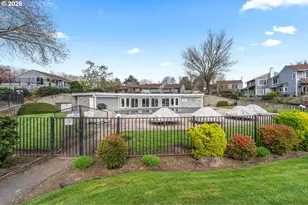 601 N Tomahawk Island Dr, Portland, OR 97217 - Photo 41