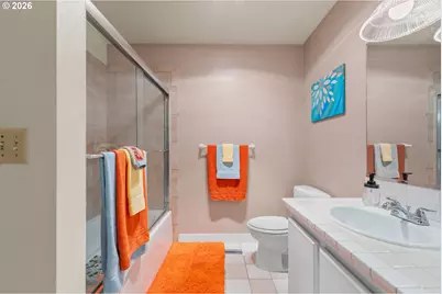 601 N Tomahawk Island Dr, Portland, OR 97217 - Photo 37